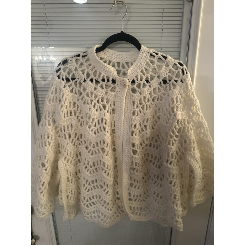 Hand Made Women's White Knit Open Cape Size M/L